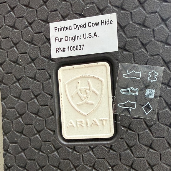 Ariat woman’s cruiser slip on shoes in chocolate chip suede cow print 9 NWT $95 - Picture 7 of 8